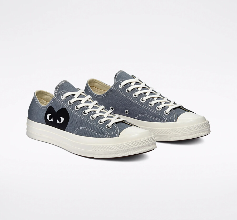 converse black heart grey low top