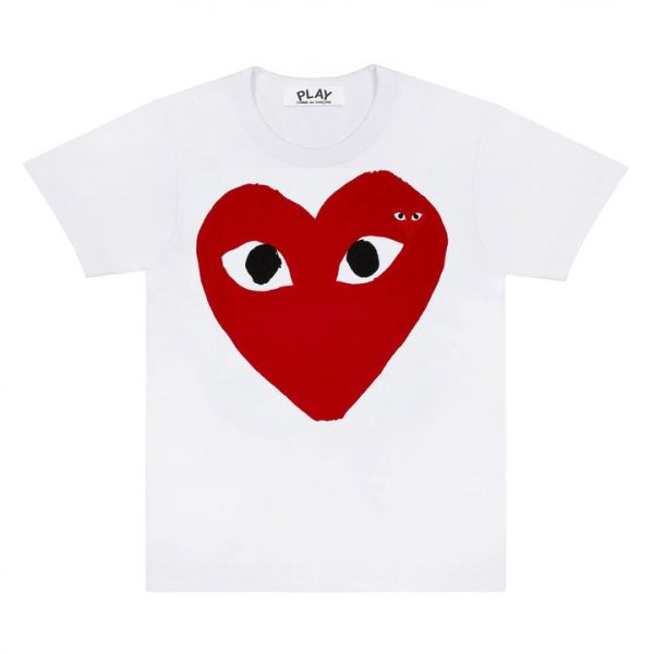 play t-shirt large red heart and emblem